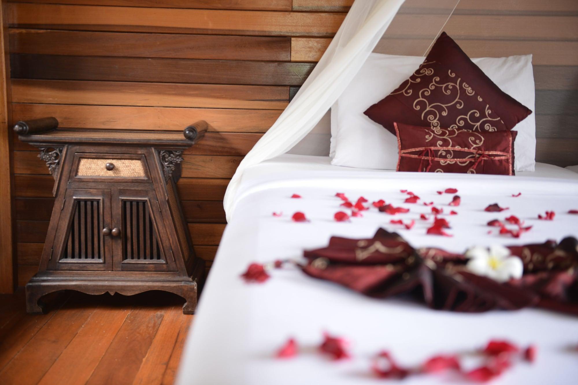 Dusit Buncha By Riya Group Resort Koh Tao