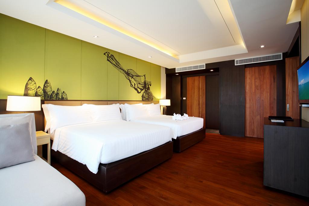 Graceland Khaolak Beachfront