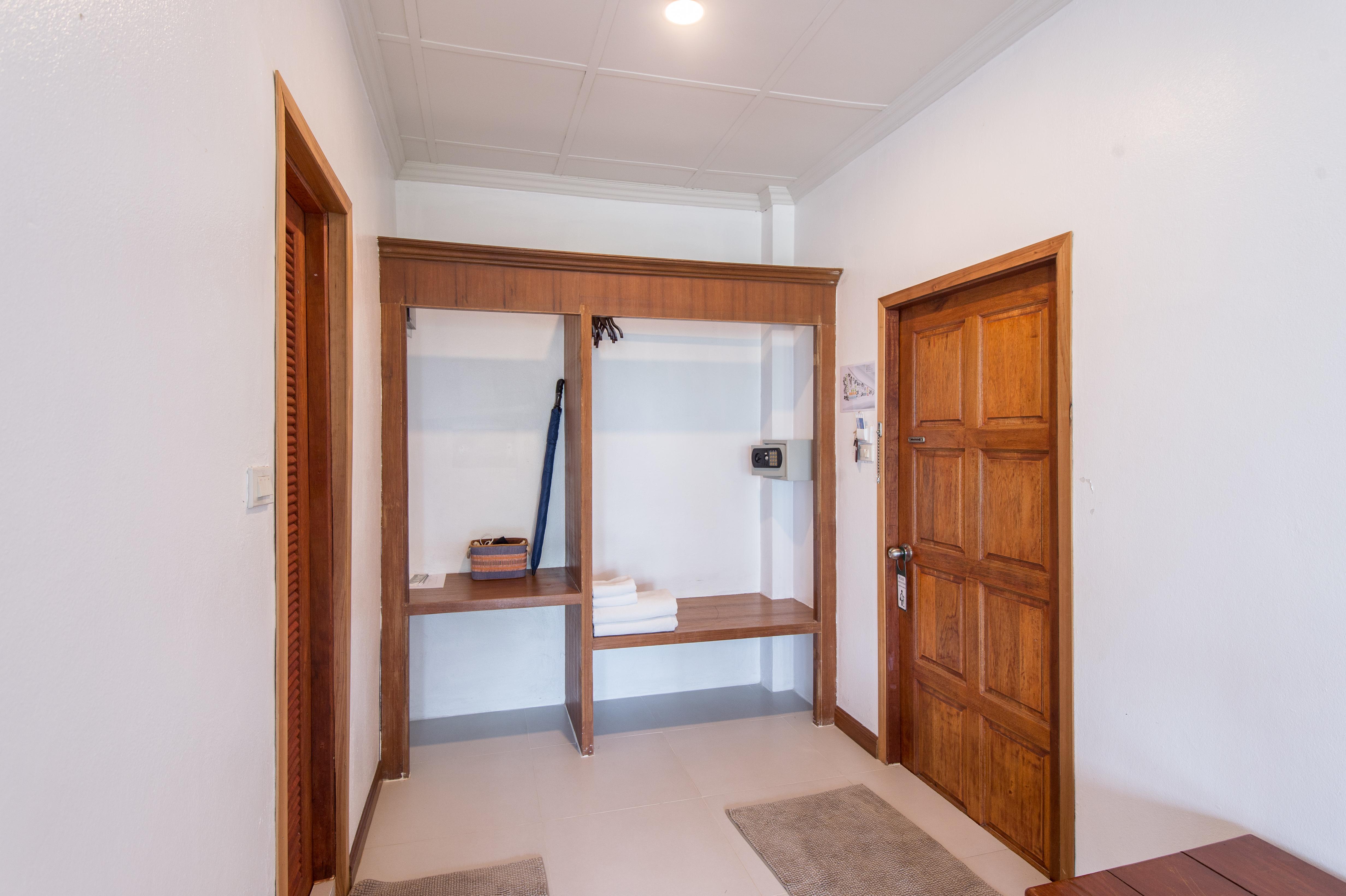 Twin Bay Resort 3*