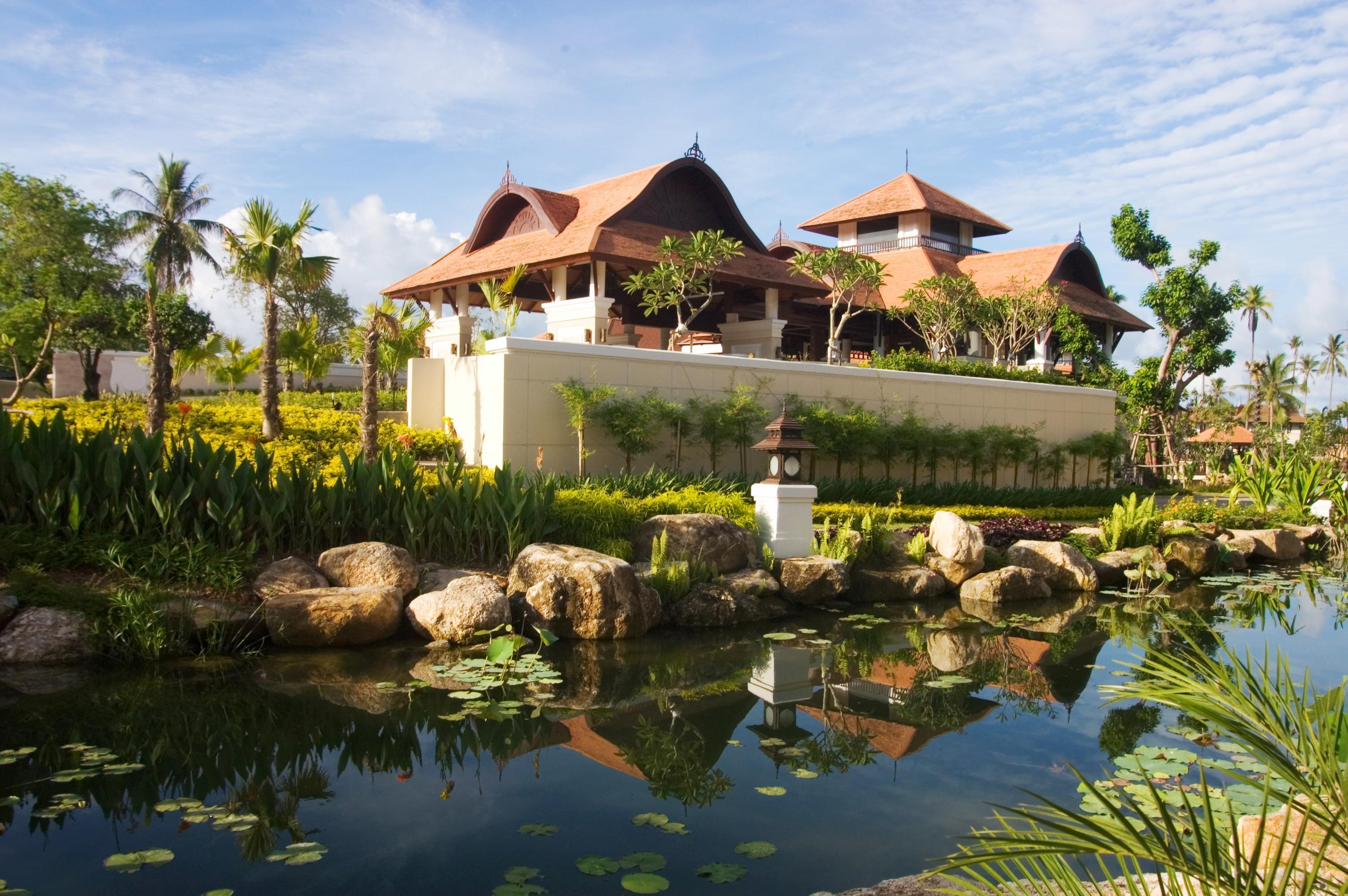 Rawi Warin And - Sha Extra Koh Lanta