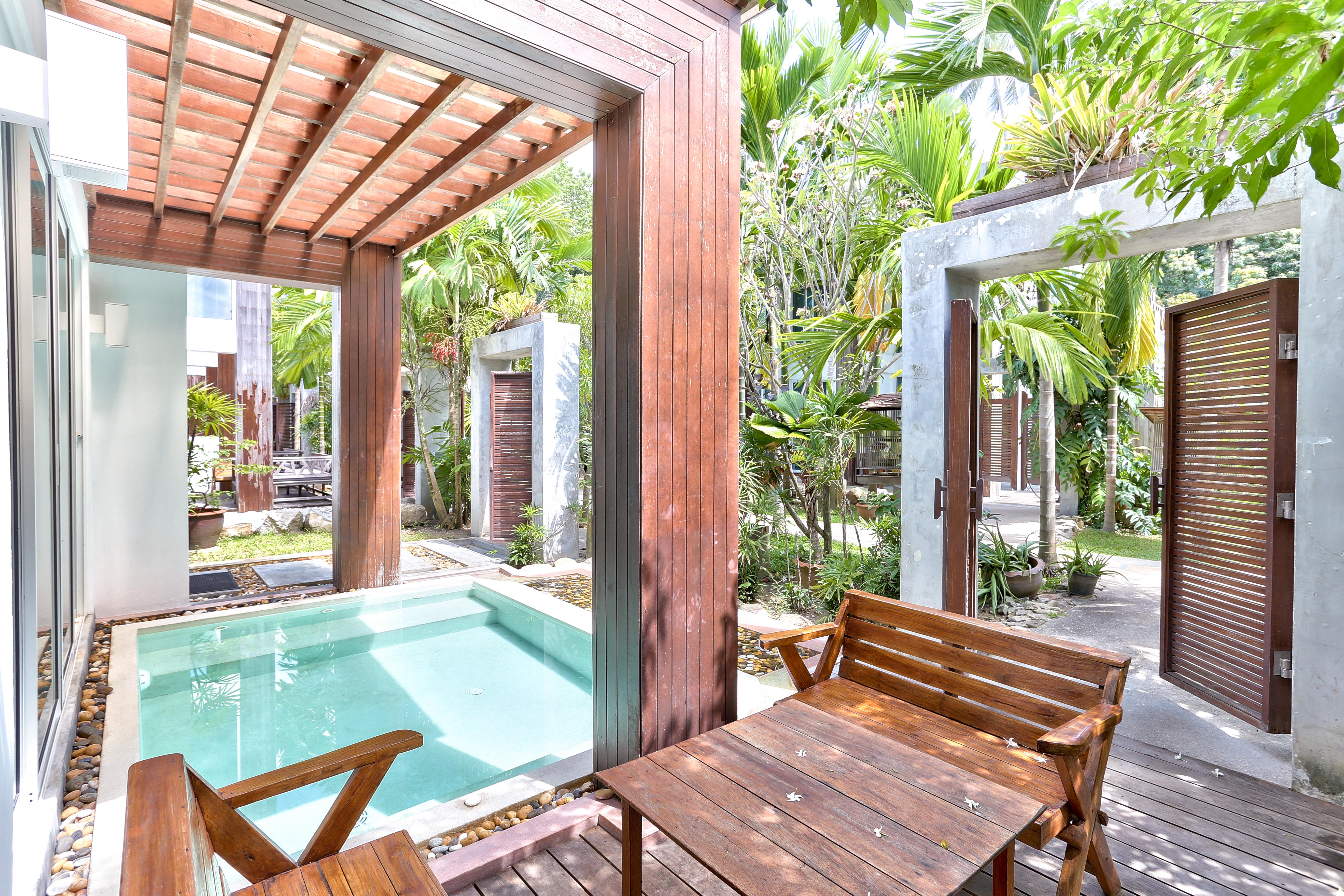 Sairee Hut Resort