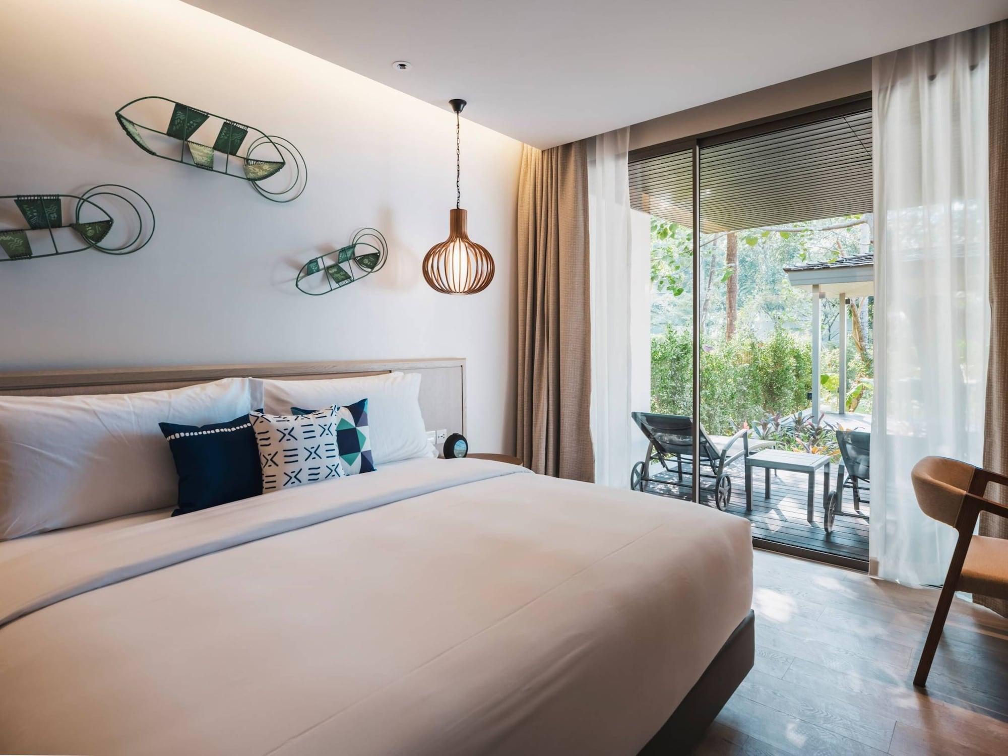 Avani Hotel 5*