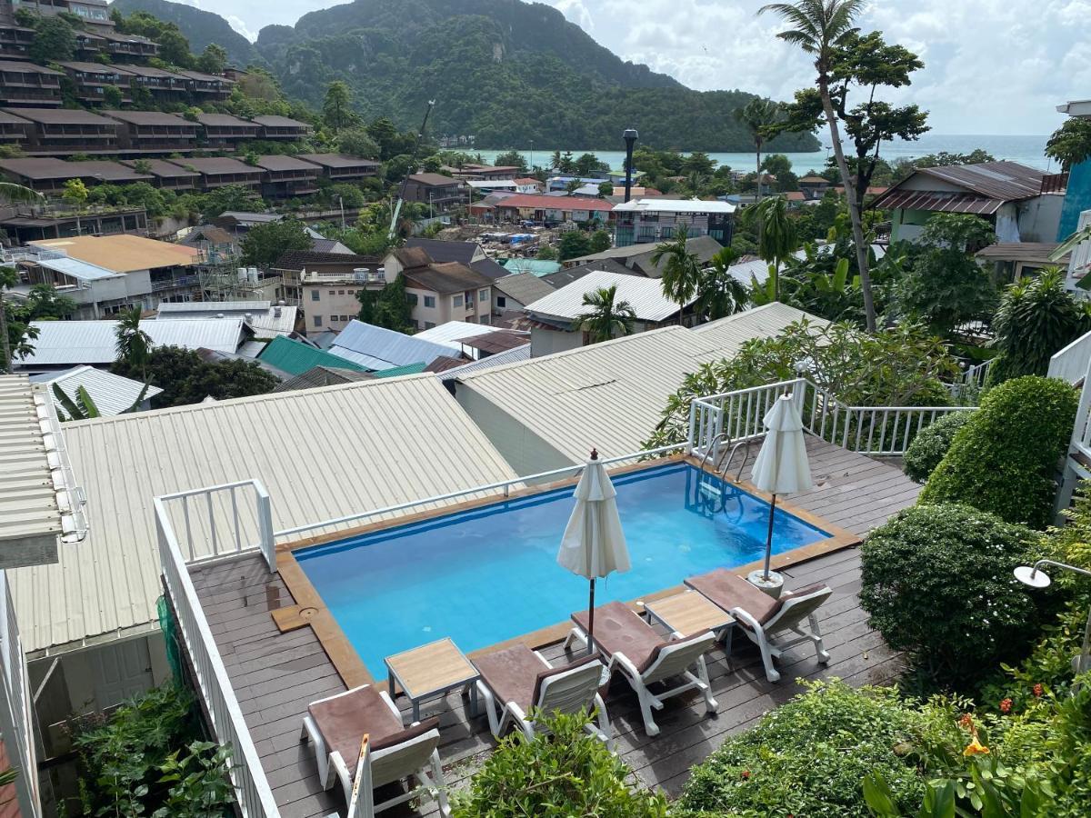 Uphill Phi Phi Don