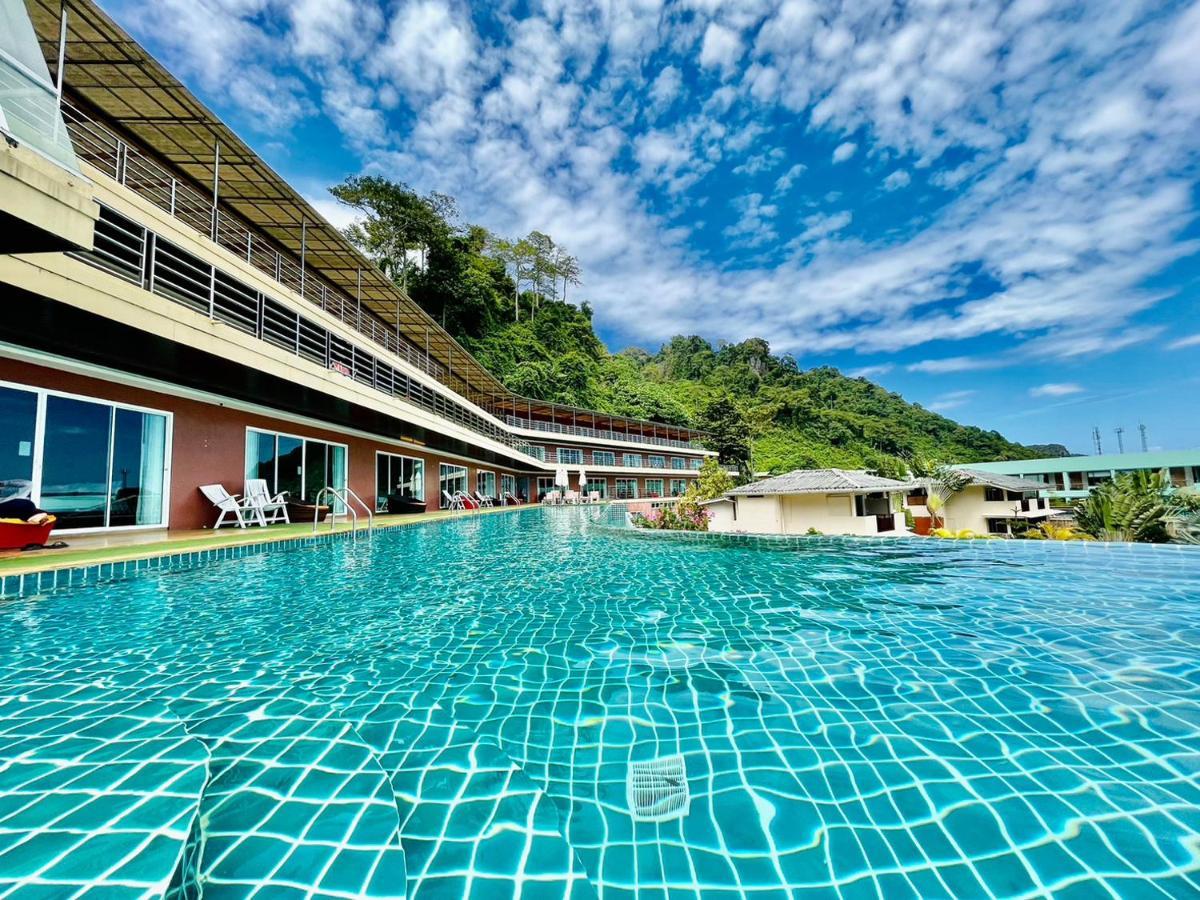 Cliff Hotel 4*