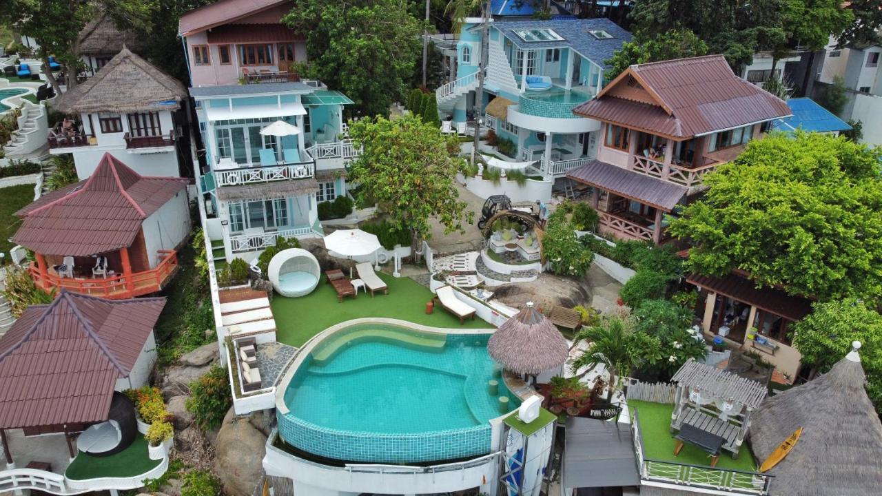 Dd Hut 2*