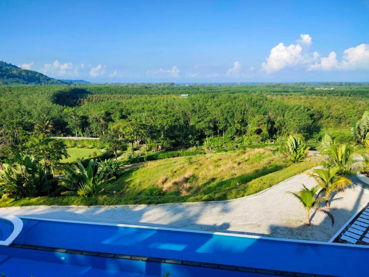 Khaolak Blue Sky Villa *