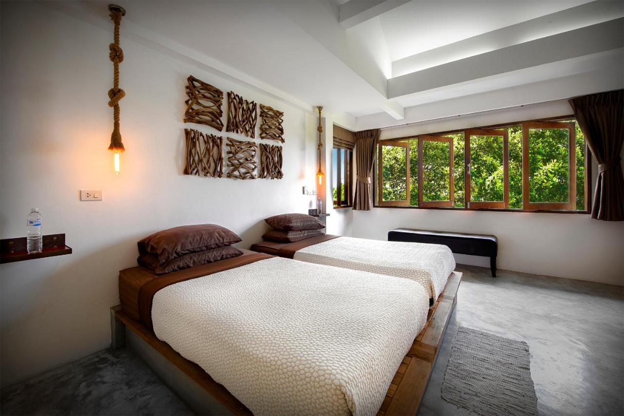 Philip's * Koh Tao