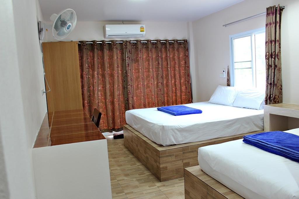 Sairee Center Hostel