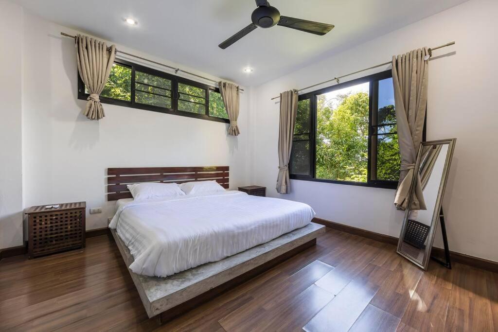 Villa Blue View Amazing 3-bedroom, Sea View Villa, Koh Tao