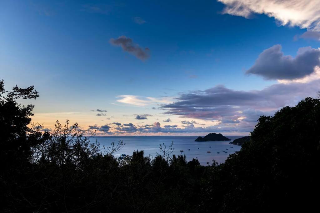 Villa Blue View Amazing 3-bedroom, Sea View Villa,