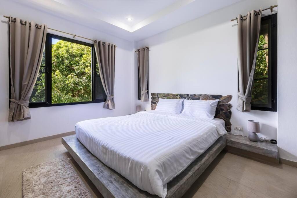 Blue View Amazing 3-bedroom, Sea View Villa, Villa