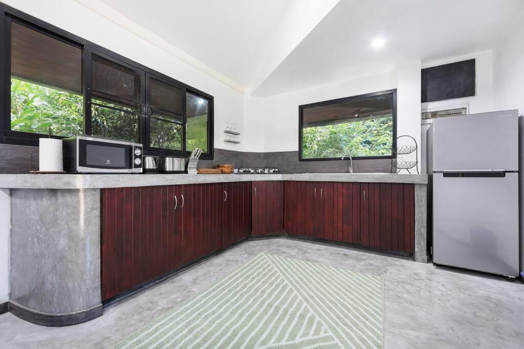 Blue View Amazing 3-bedroom, Sea View Villa, Koh Tao