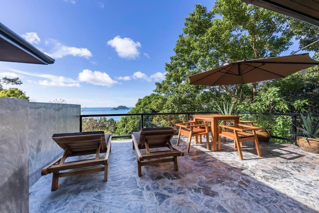 Blue View Amazing 3-bedroom, Sea View Villa, Villa
