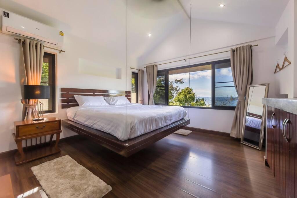 Blue View Amazing 3-bedroom, Sea View Villa, Villa