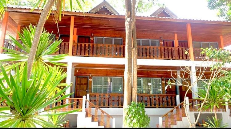 Hotel Tropicana 2*