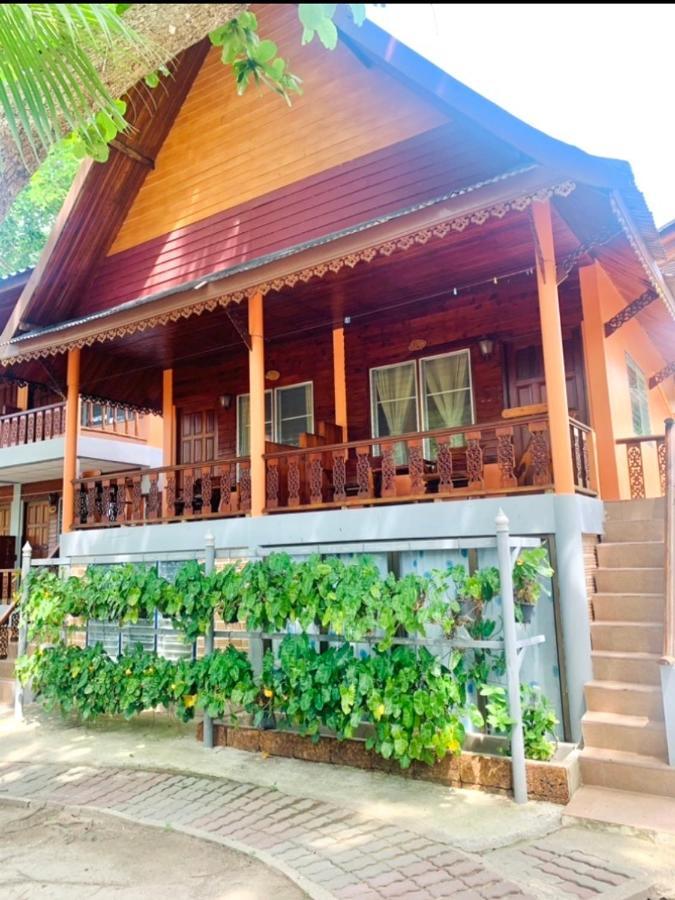 Hotel Tropicana 2*