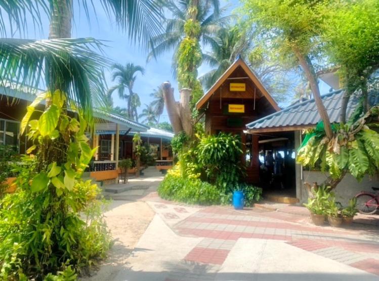 Tropicana Hotel 2*