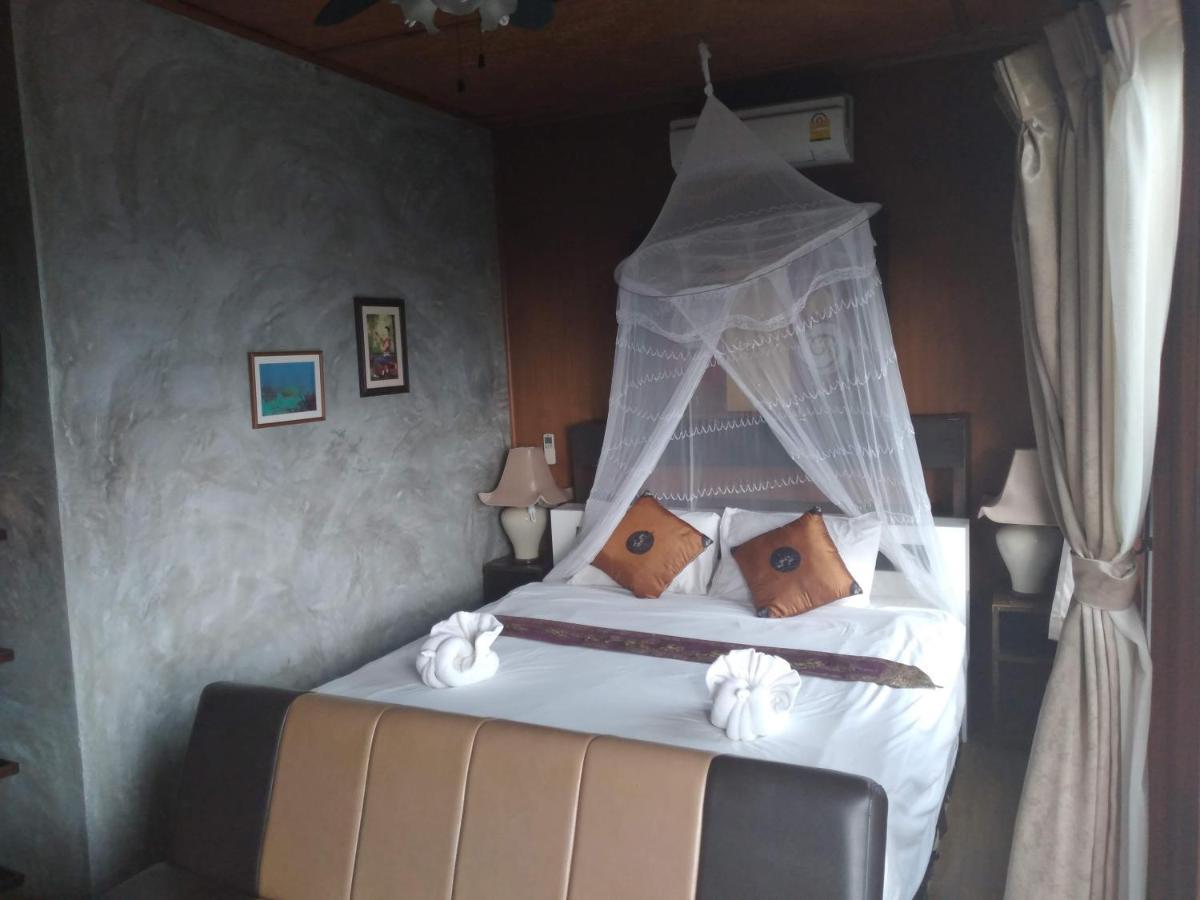 Tree House Koh Tao