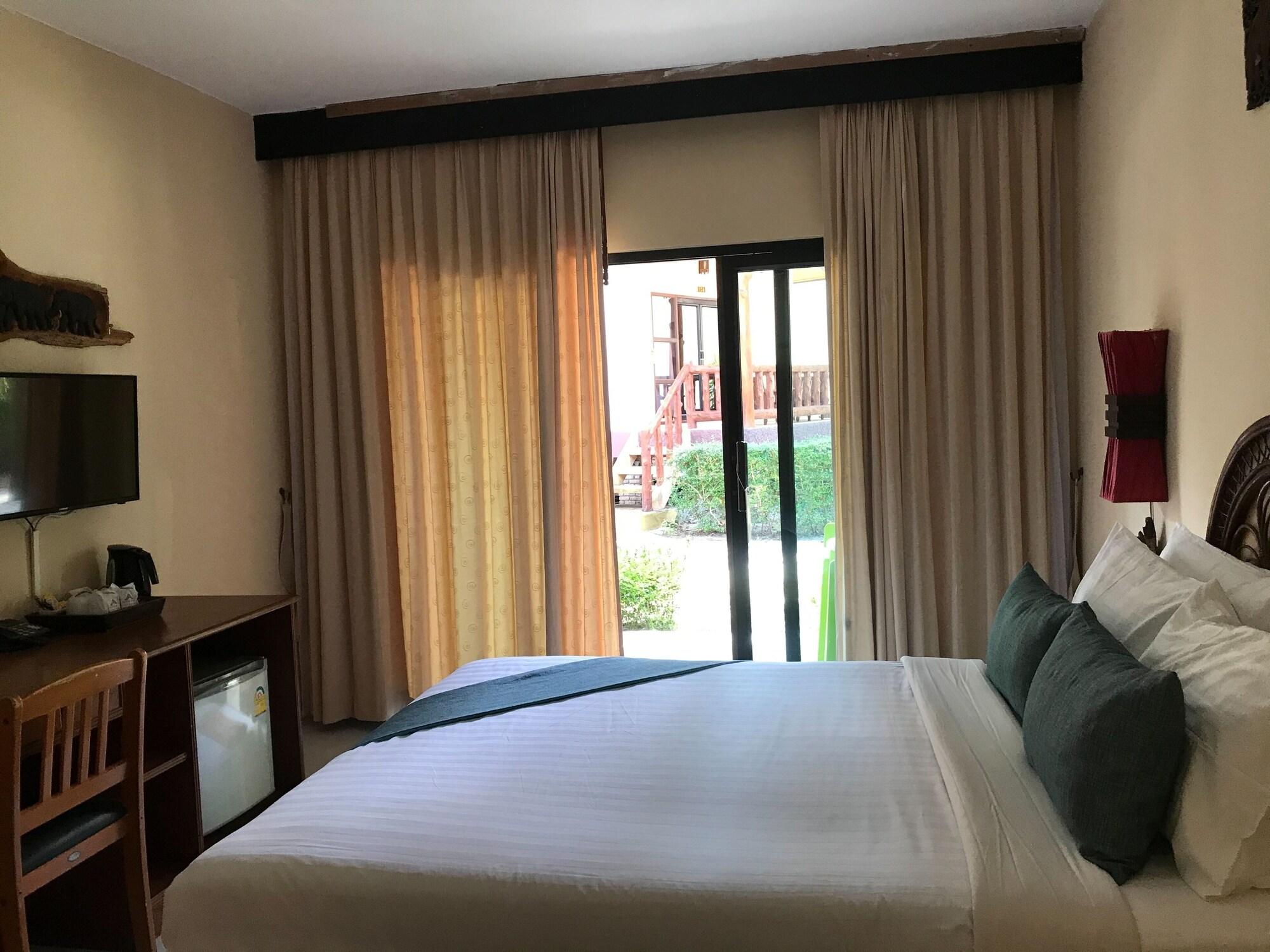 Phi Phi Villa Resort Resort 3*