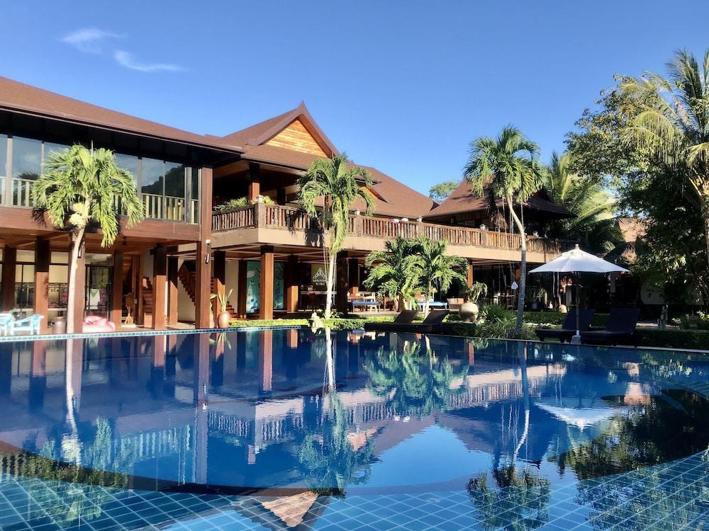 Phi Phi Villa Resort Resort 3*
