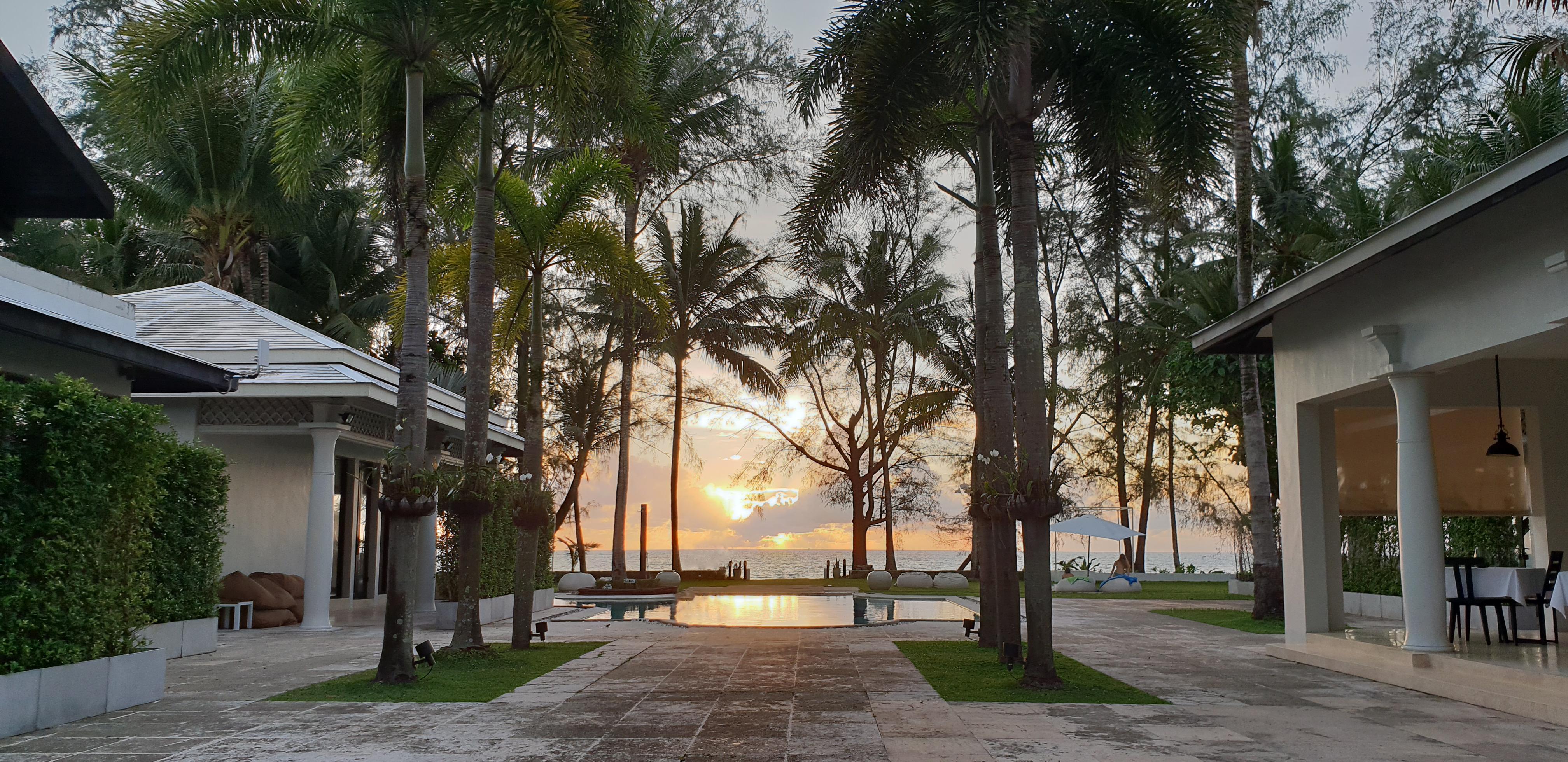 The Anda Mani Khaolak Beachfront 5*