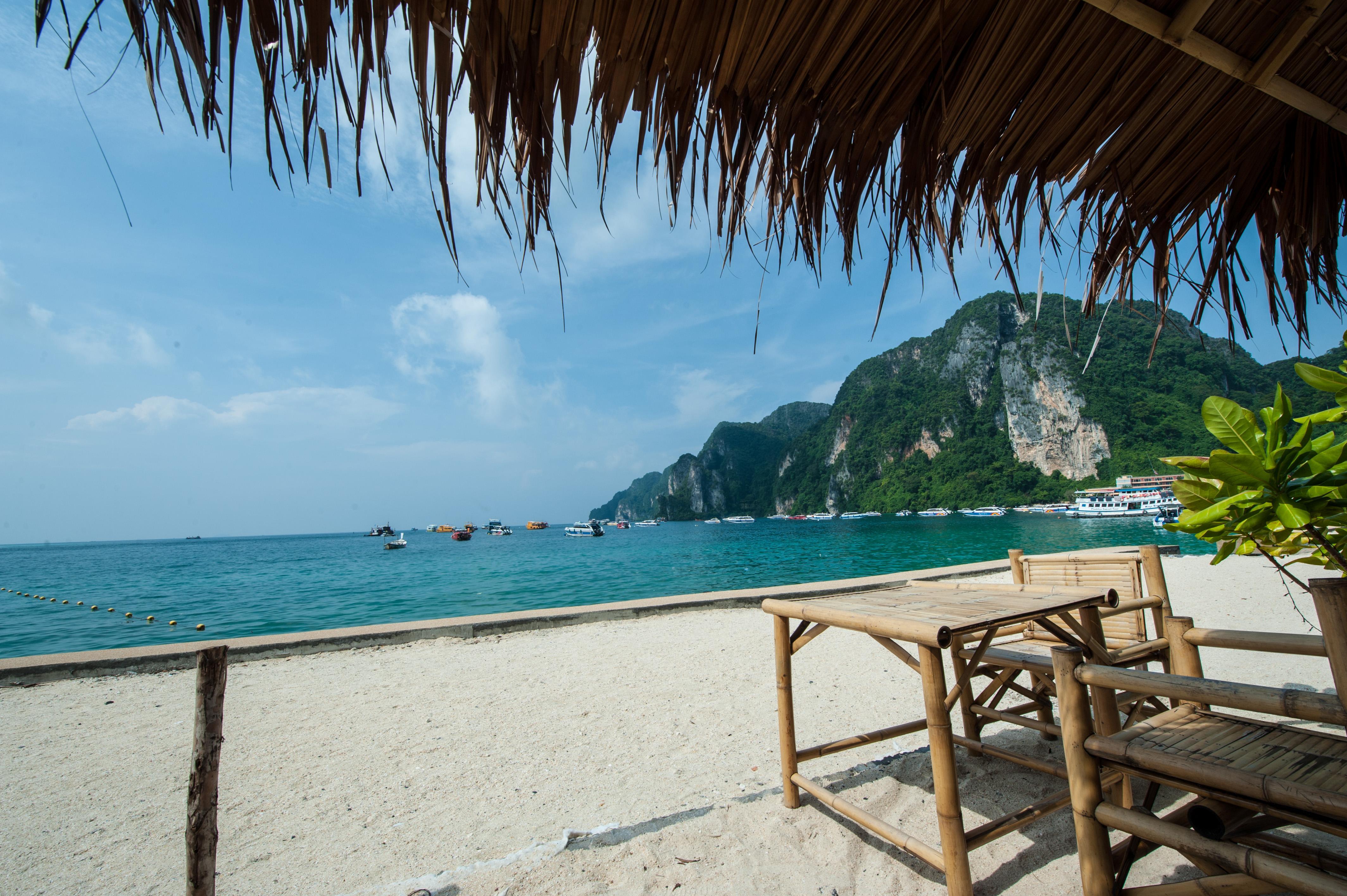 Island Hotel 3*