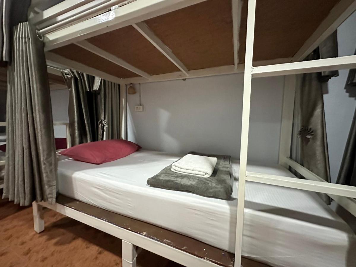 Hangover Albergue Phi Phi Don