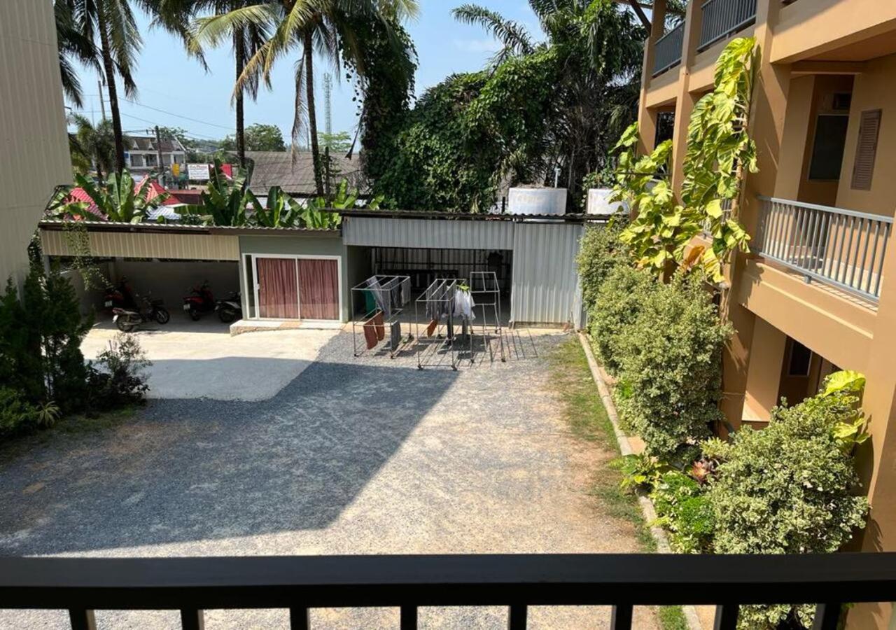 Srichada Khaolak - Sha Extra 3*