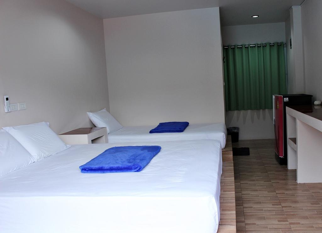 Sairee Center Hostel *