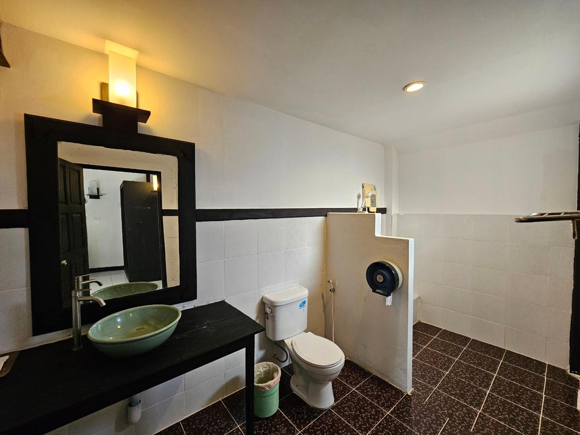 Resort Phitharom Pp Phi Phi Don