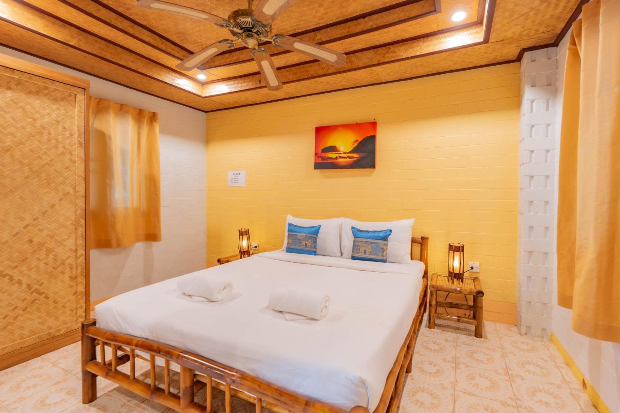 Lightplus * Khao Lak