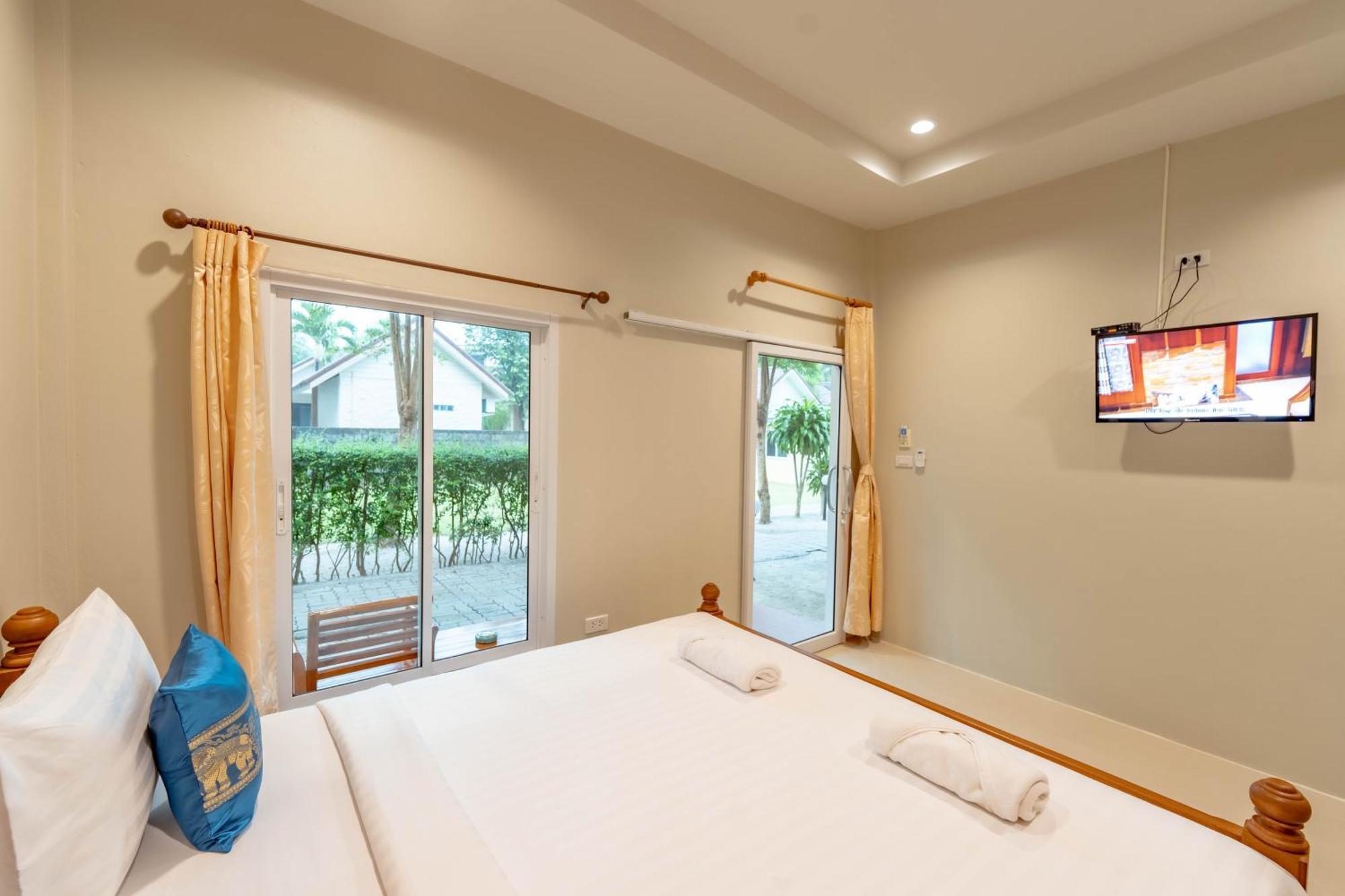 Lightplus Khao Lak
