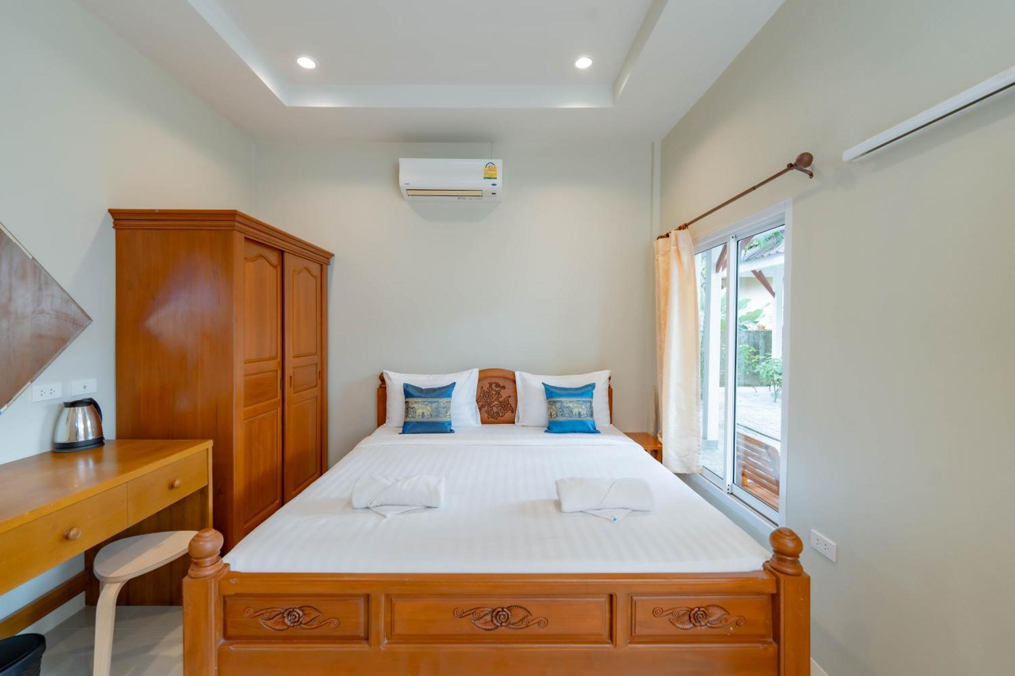 Lightplus * Khao Lak