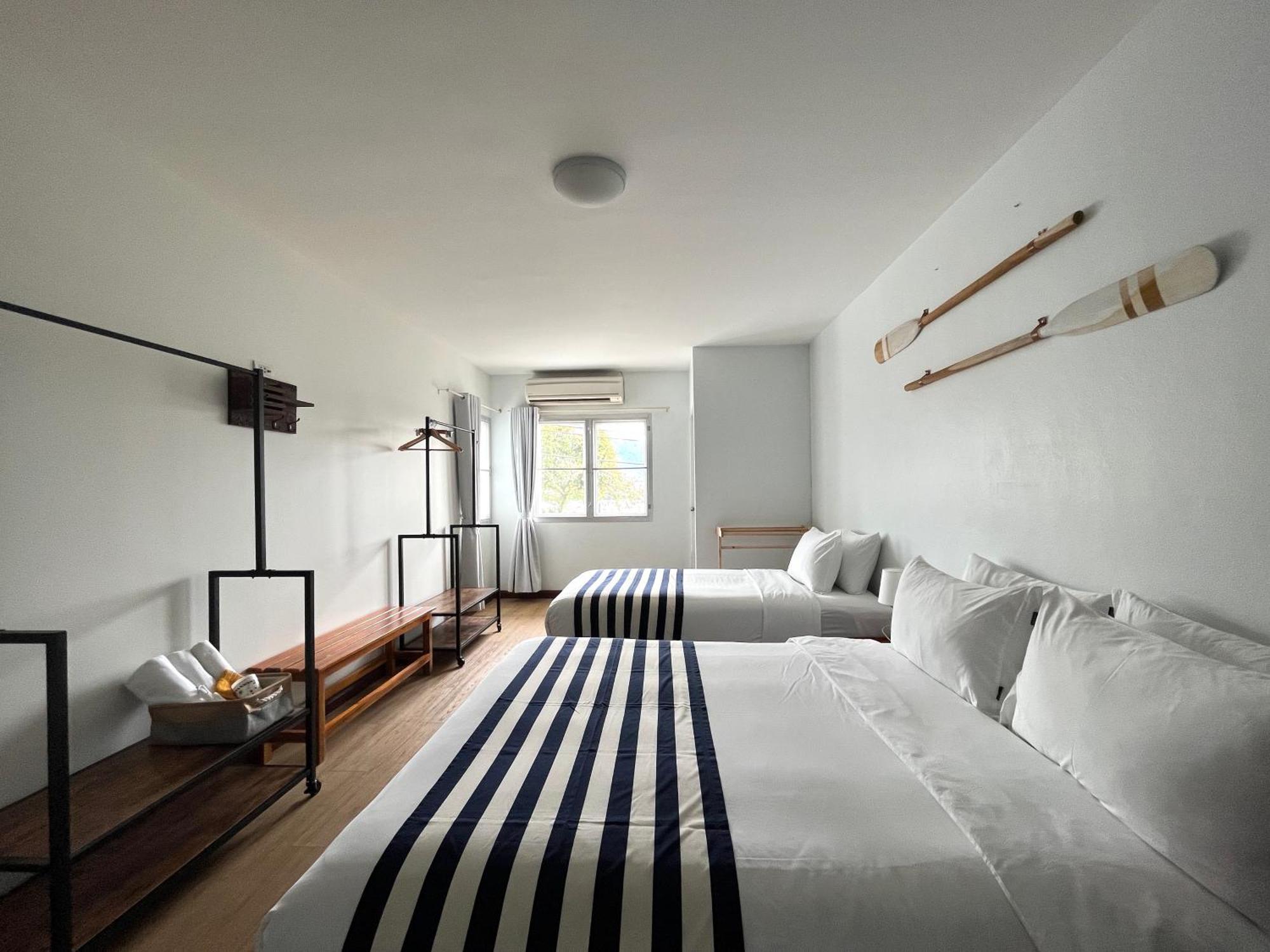 Nautical & Seashell House 2*