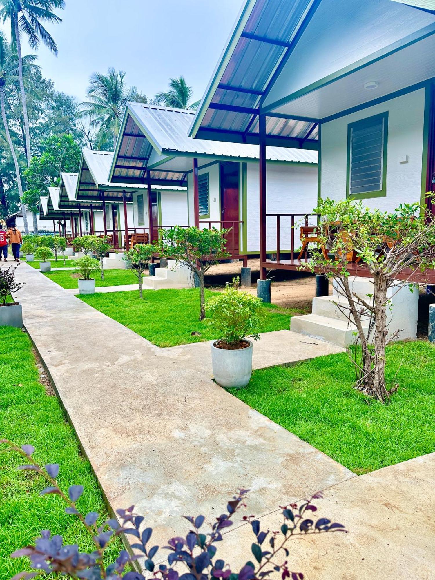 Lanta L.d. Resort 3*