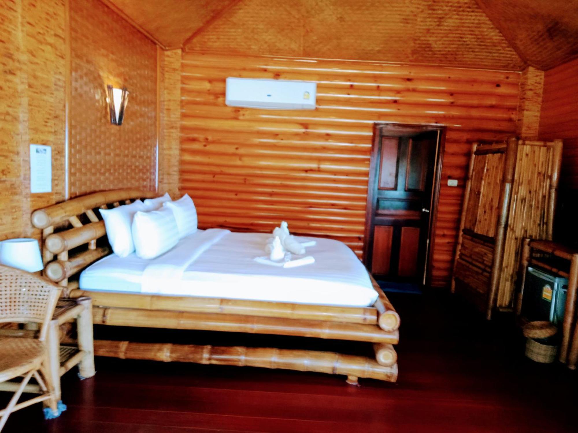 Bow Thong Resort 3*