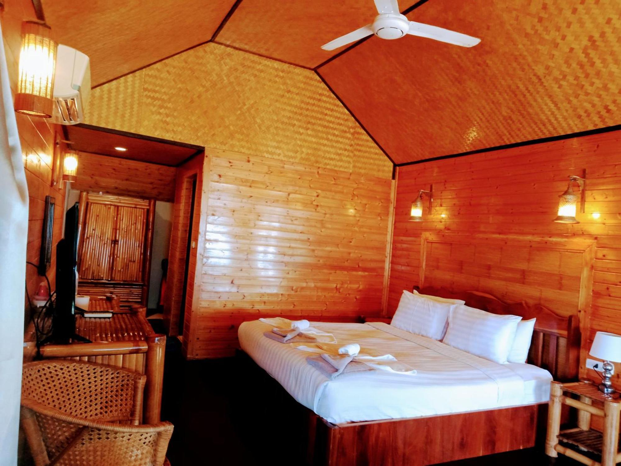 Bow Thong Resort 3*
