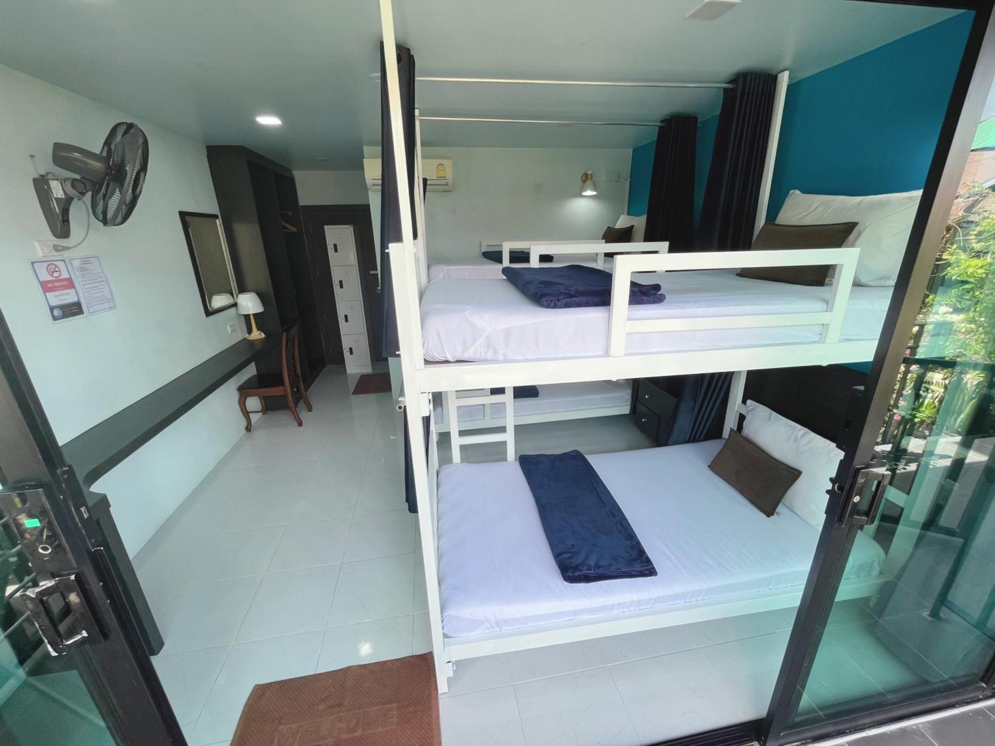 Dee Dee Sea Front Albergue Phi Phi Don