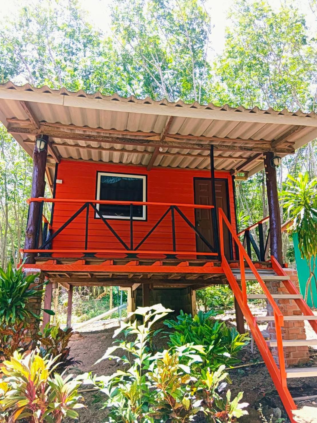 Lanta Maikeaw Lodge *