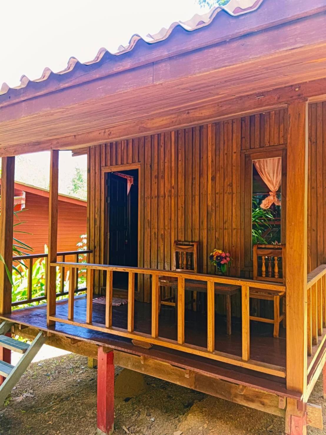 Lanta Maikeaw Koh Lanta