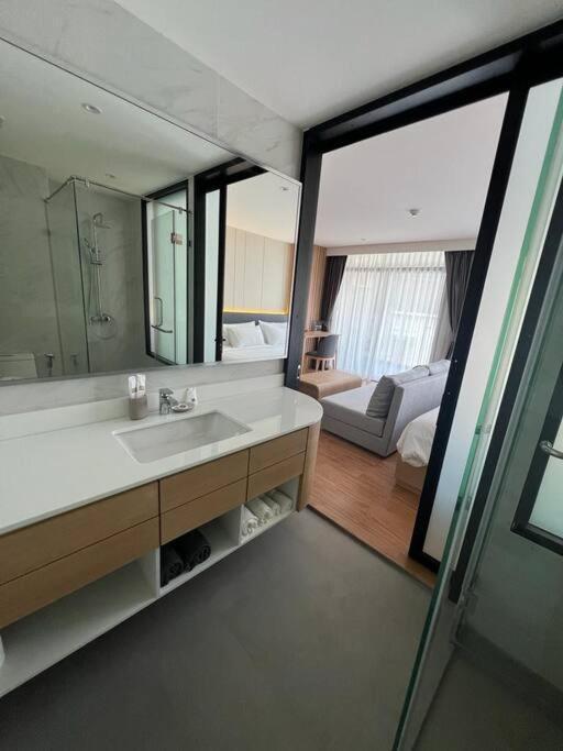 Sea Apartment Nai Thon Beach