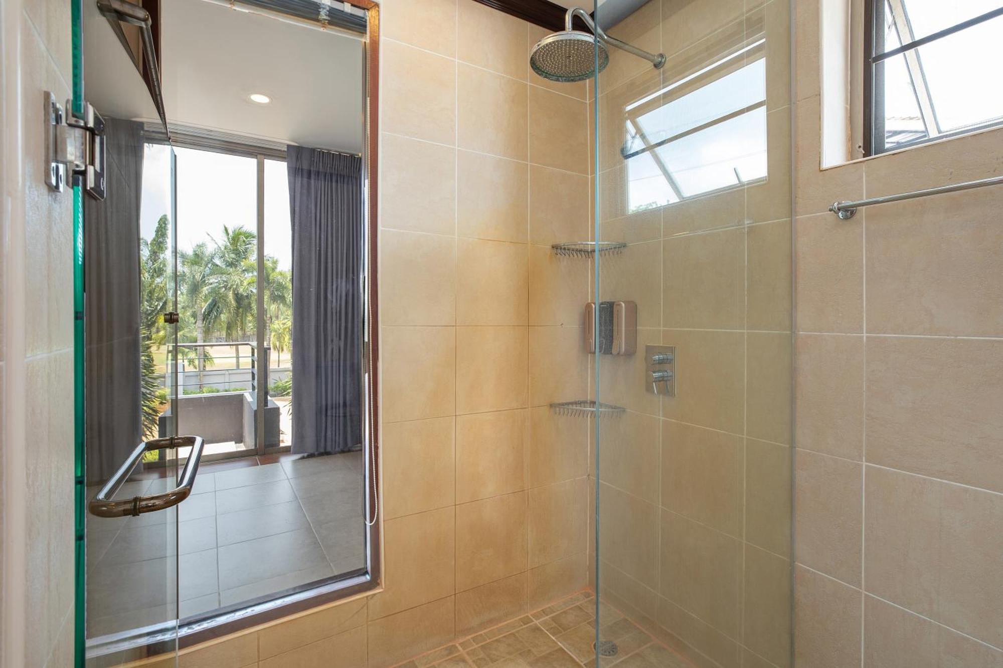 Argent 6 Xxx Villa *