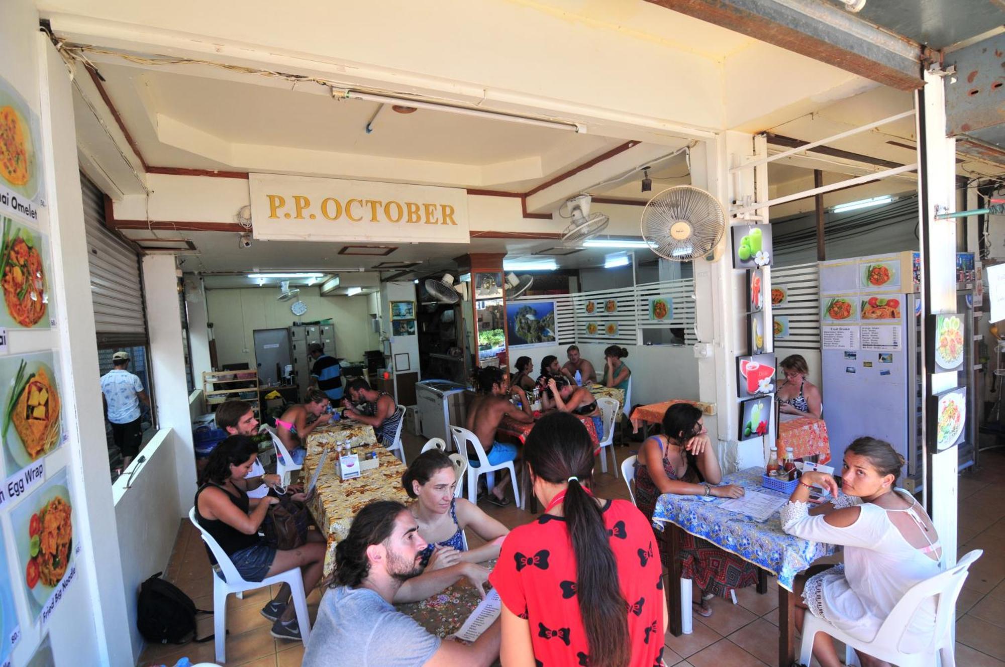 Hostel October Phi Phi Don