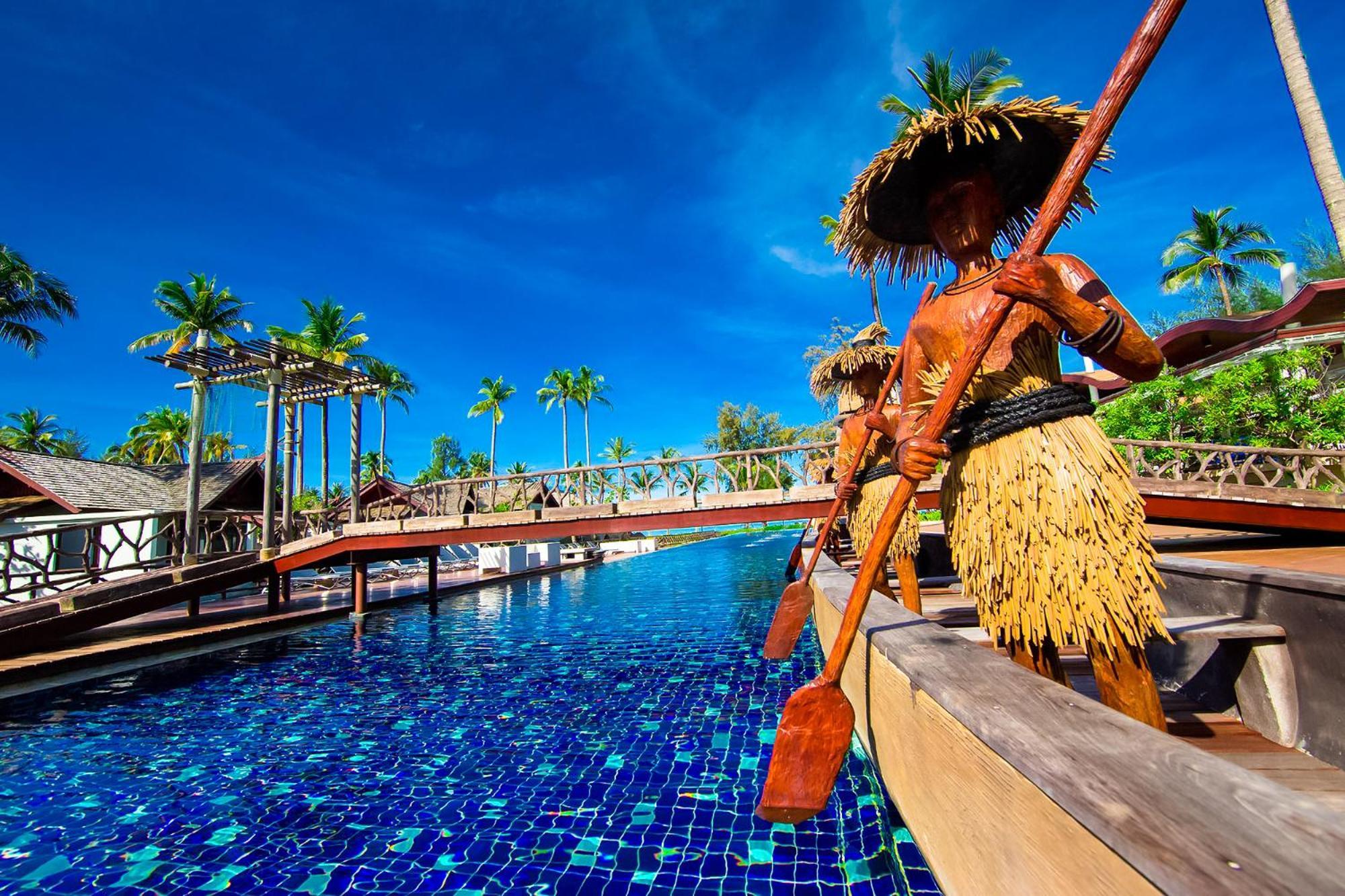 Graceland Khaolak Beachfront
