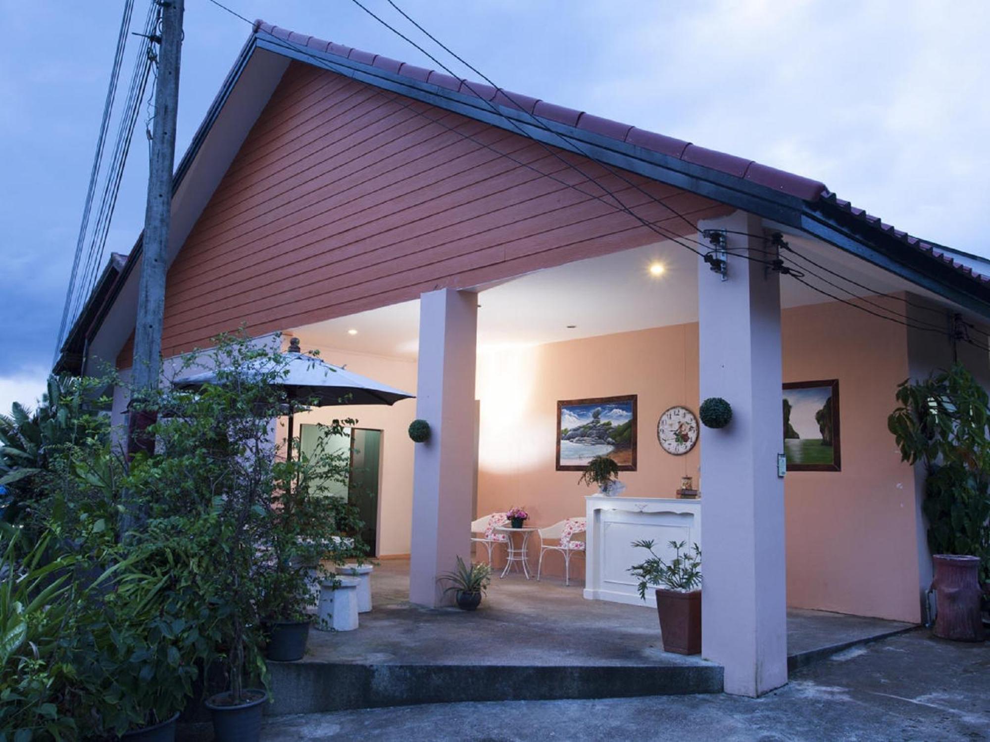 Les Fleurs House 2*