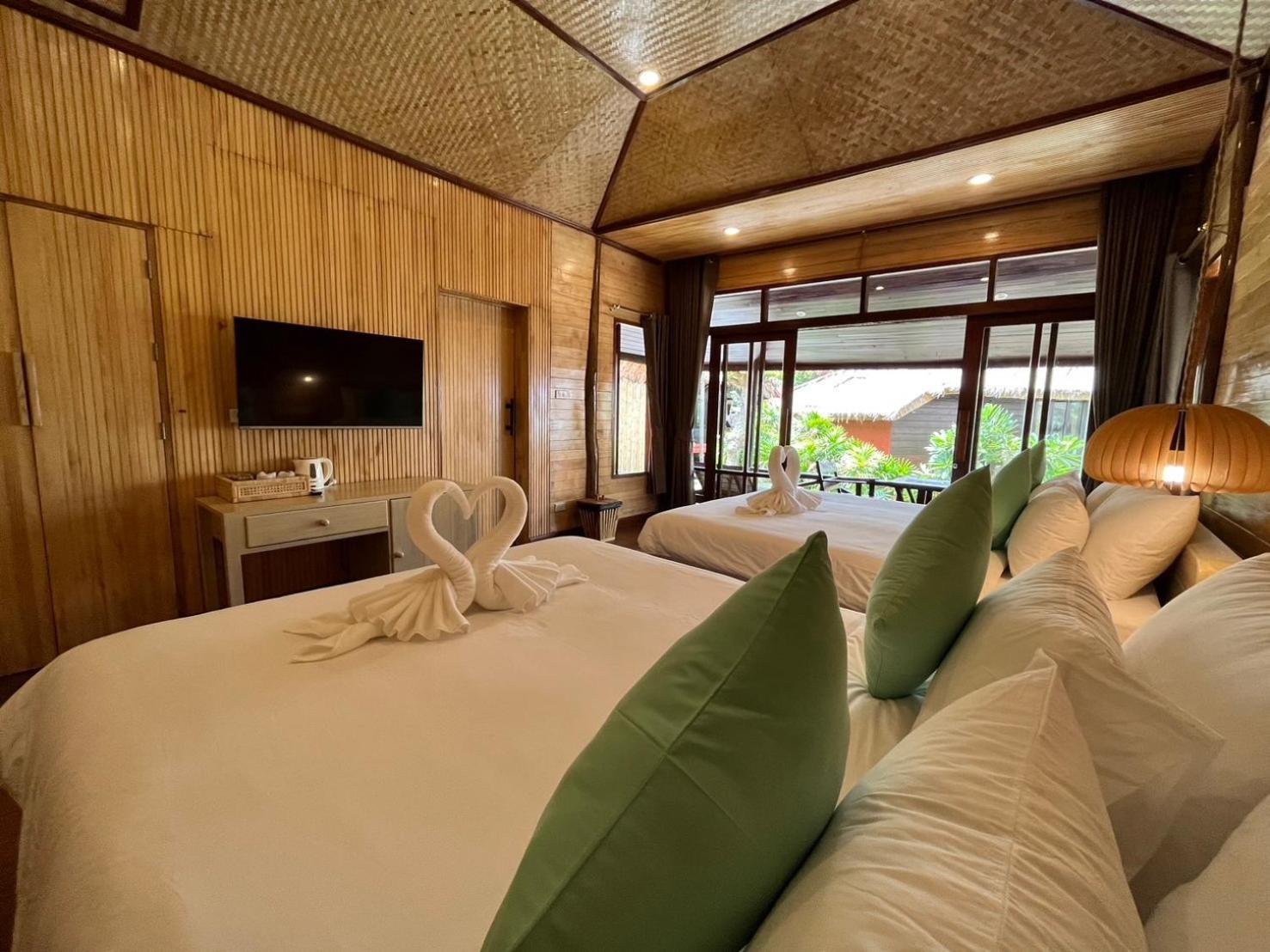 Palm Leaf Resort 3*