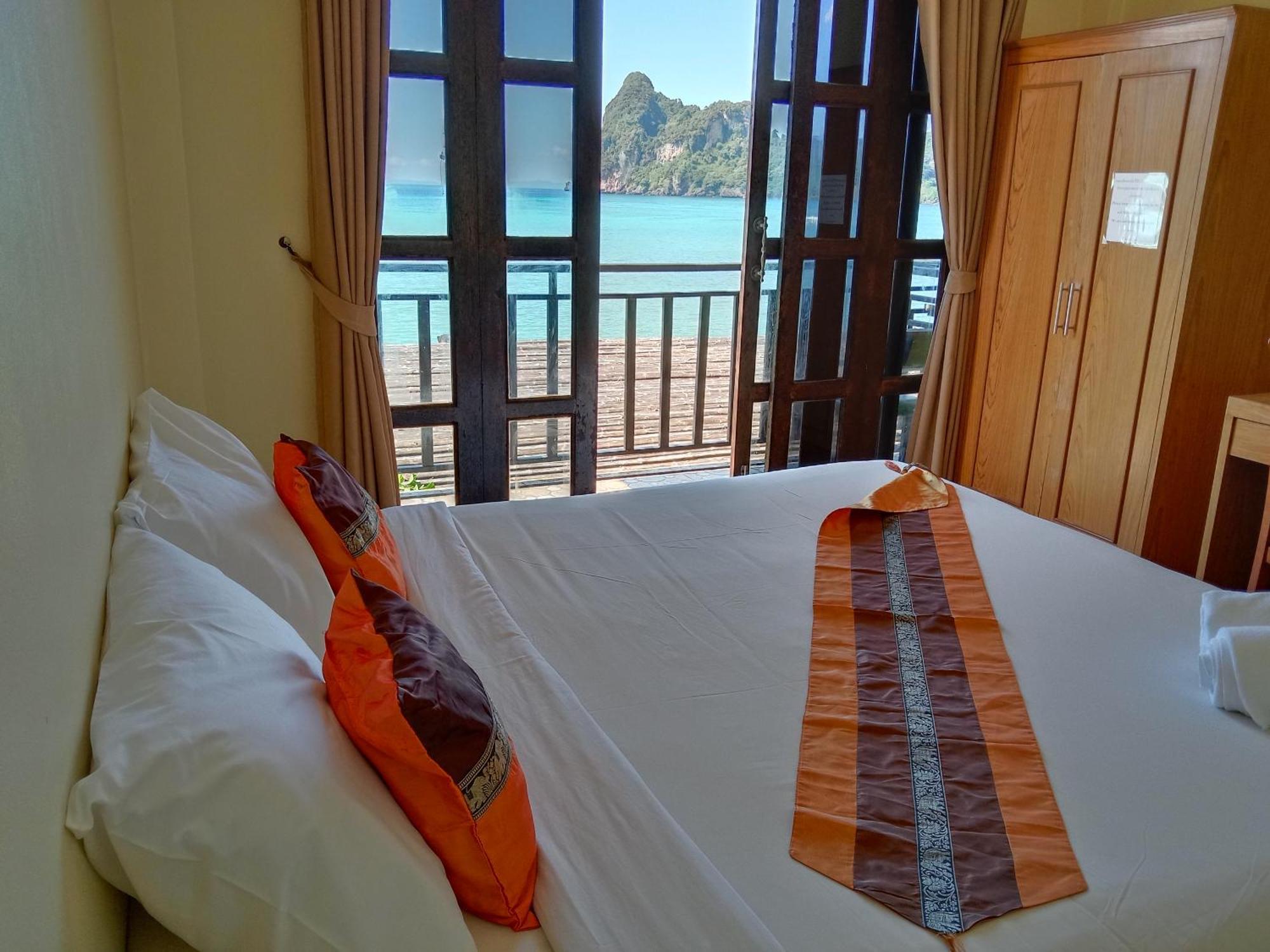 House & Sunsky Guest house Phi Phi Don