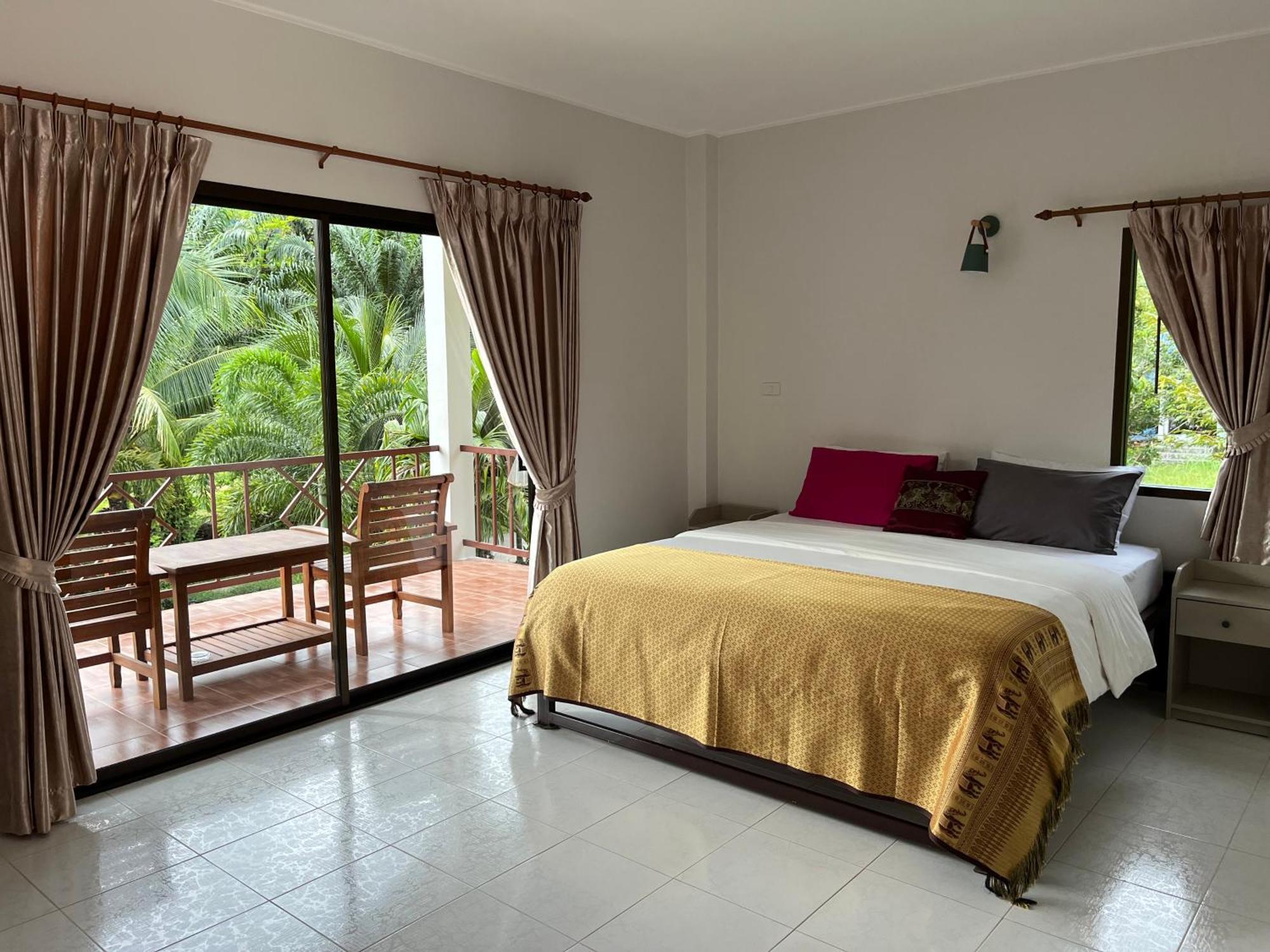 Sawasdee & Pool Holiday home