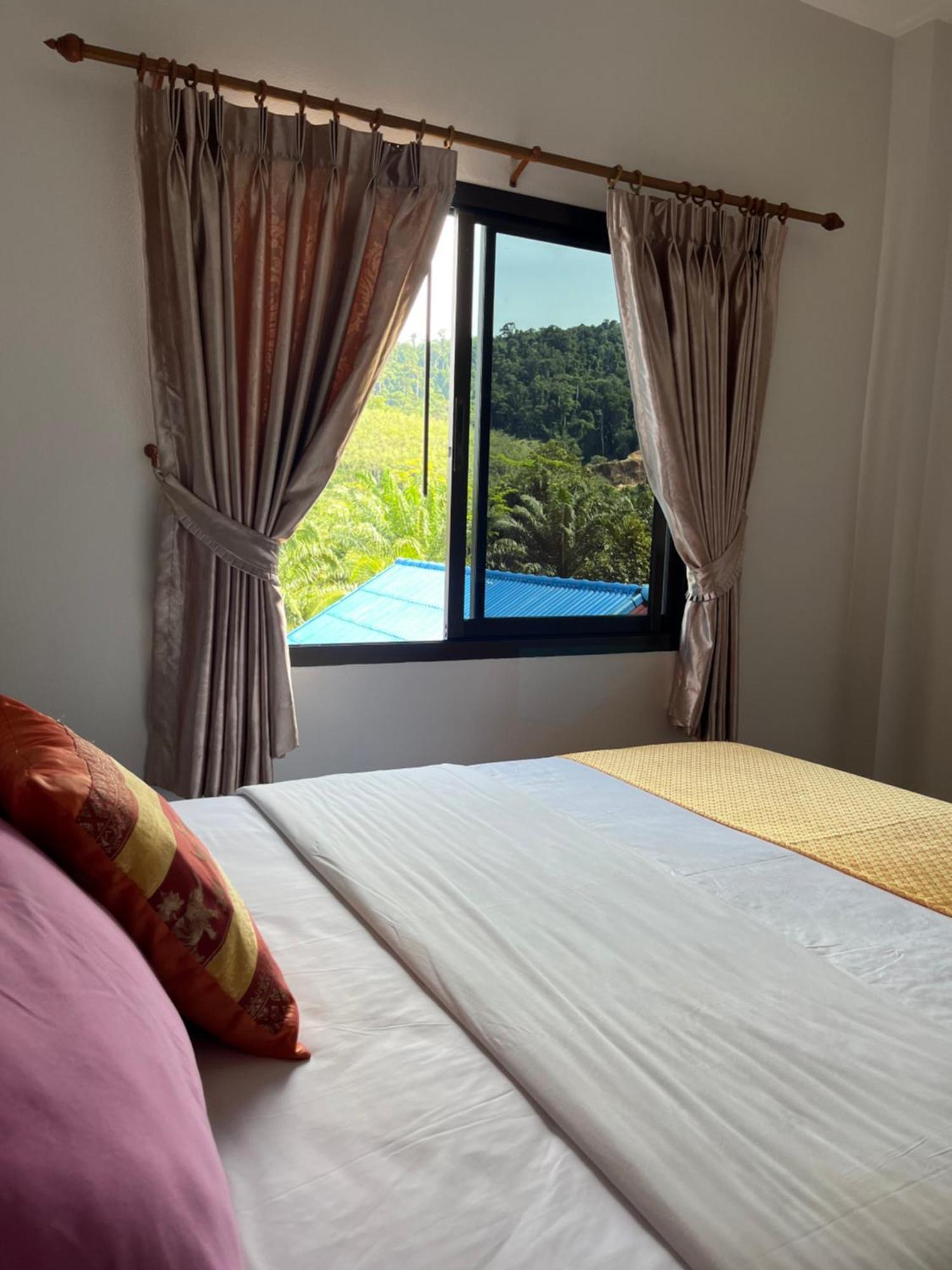 Sawasdee & Pool Holiday home