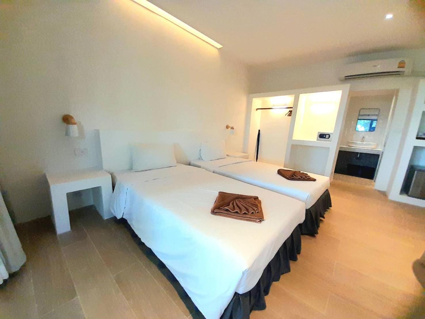 Resort Twin Bay 3*